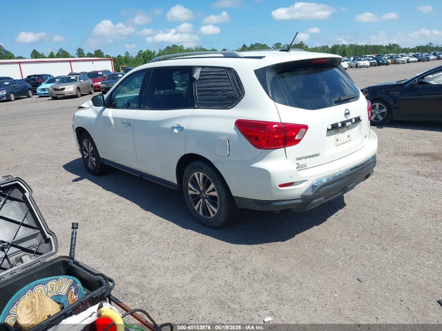 Nissan Pathfinder Sv