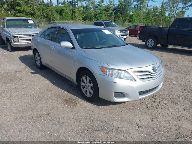 Salvage Toyota Camry Image
