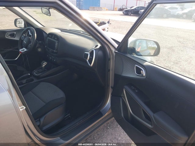 Kia Soul Lx