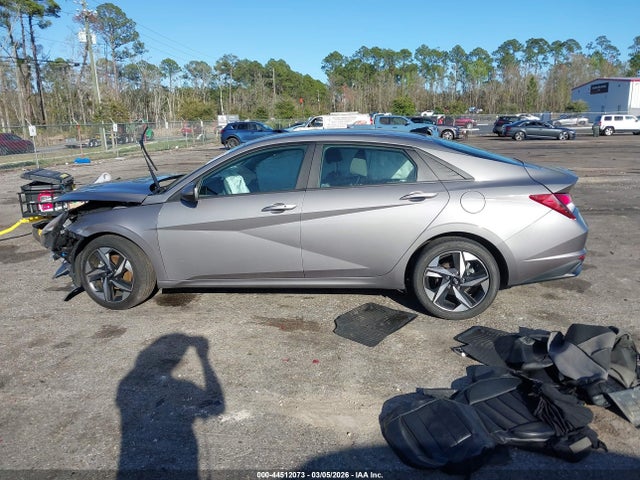 Hyundai ELANTRA Sel