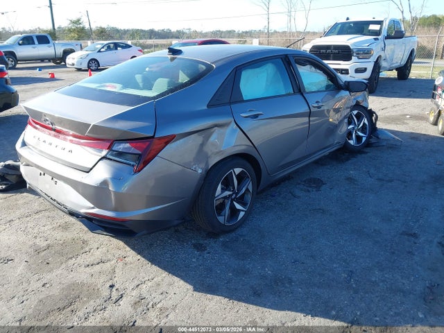 Hyundai ELANTRA Sel