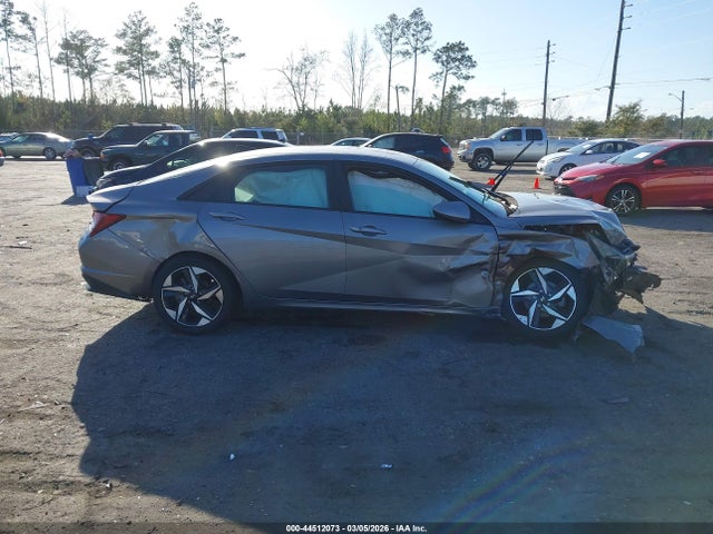 Hyundai ELANTRA Sel