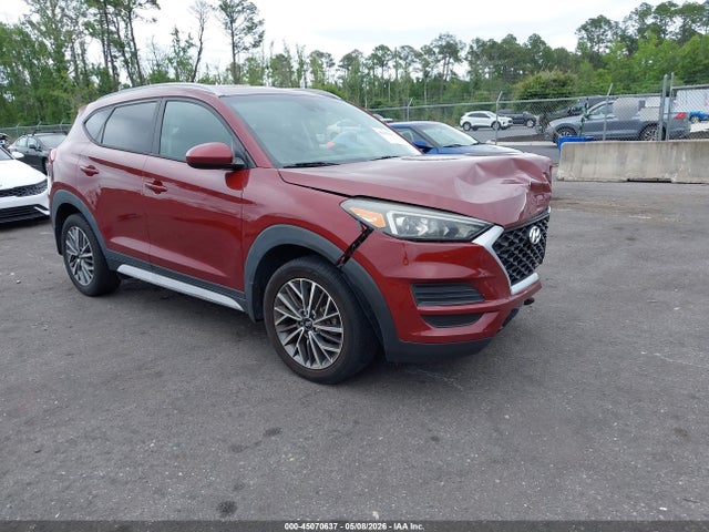 Salvage Hyundai TUCSON Image