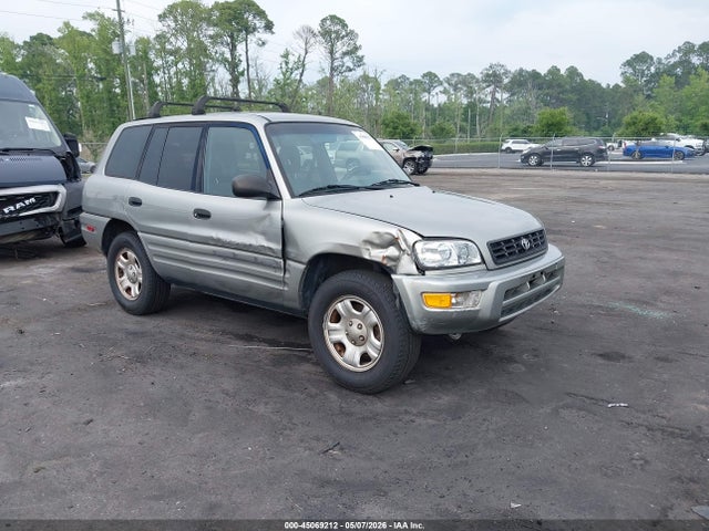Salvage Toyota RAV4 Image