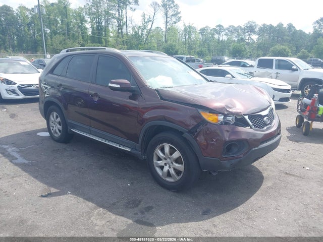 Salvage Kia Sorento Image