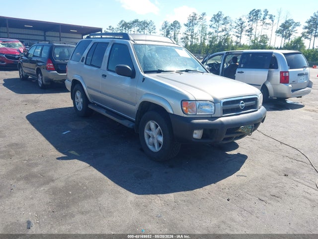 Salvage Nissan Pathfinder Image