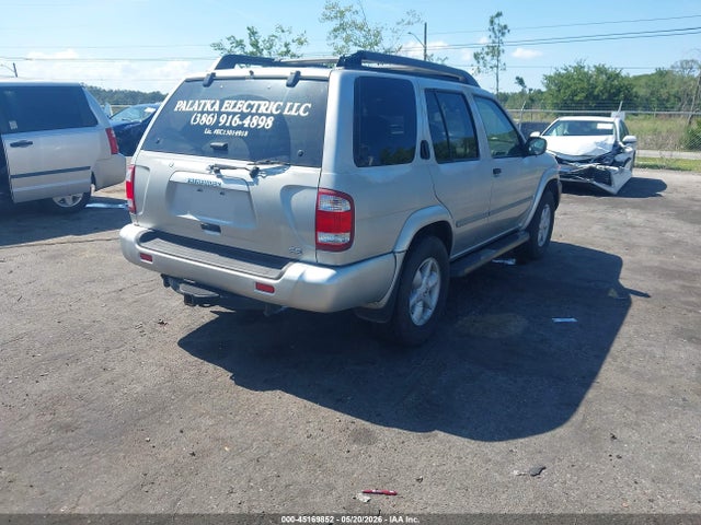 Nissan Pathfinder Se
