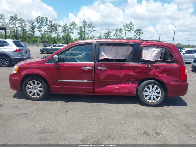 Chrysler Town & Country Touring-l