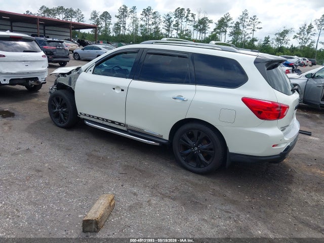 Nissan Pathfinder Platinum