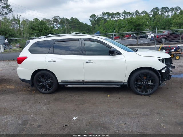 Nissan Pathfinder Platinum