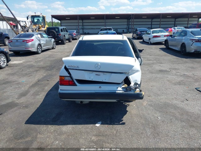 Mercedes-Benz 300 E