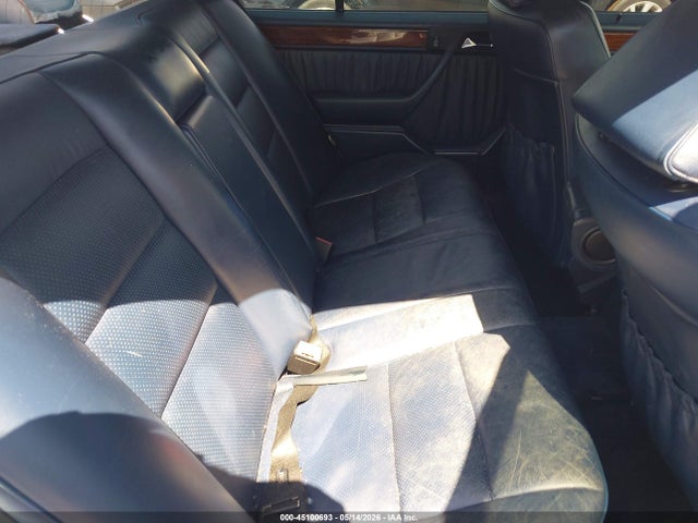 Mercedes-Benz 300 E