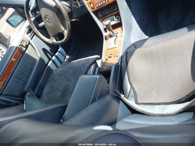 Mercedes-Benz 300 E