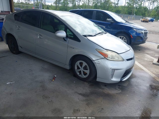 Salvage Toyota Prius Image
