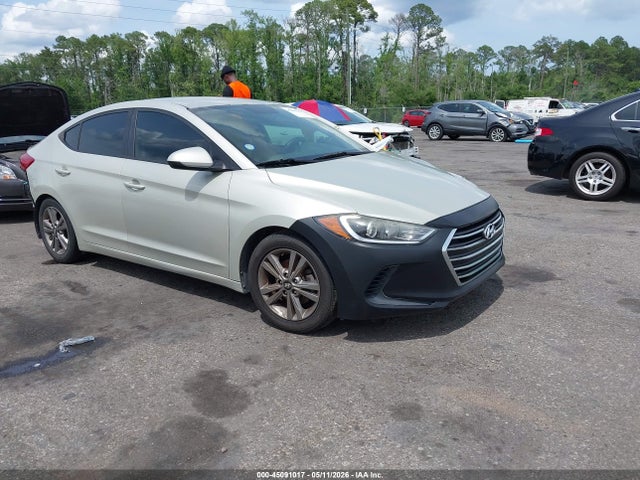 Salvage Hyundai ELANTRA Image
