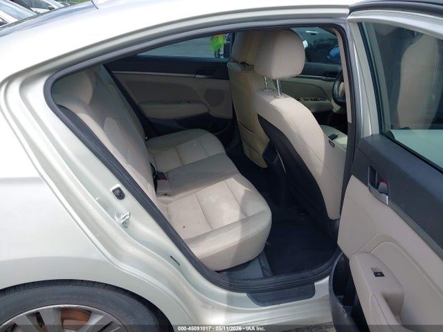 Hyundai ELANTRA Sel
