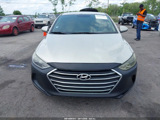 Hyundai ELANTRA Sel