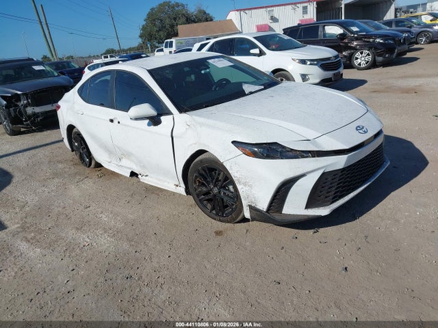 Salvage Toyota Camry Image