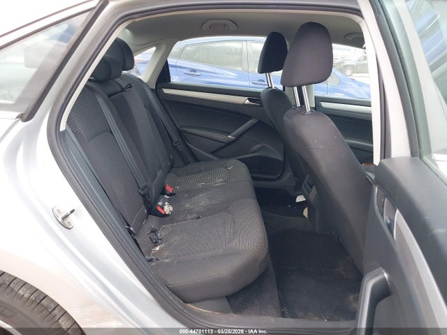 Volkswagen Passat 1.8t S