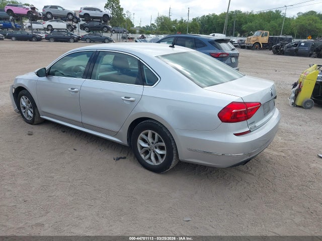 Volkswagen Passat 1.8t S