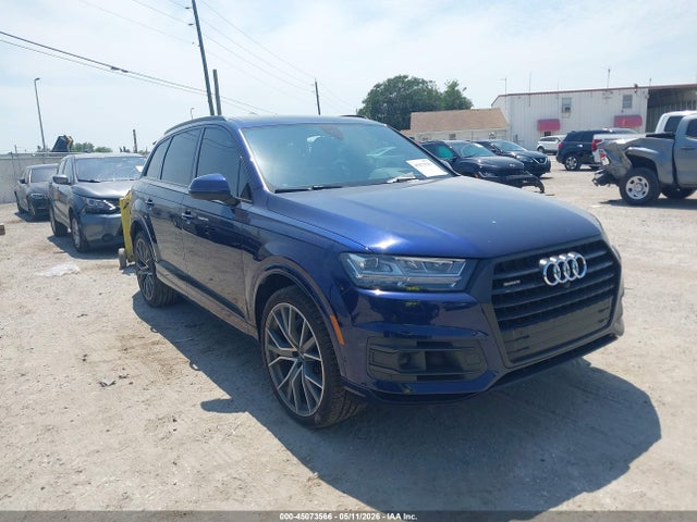Salvage Audi Q7 Image