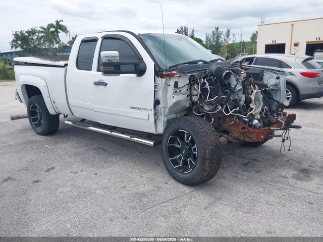 Salvage Chevrolet Silverado 2500 Image
