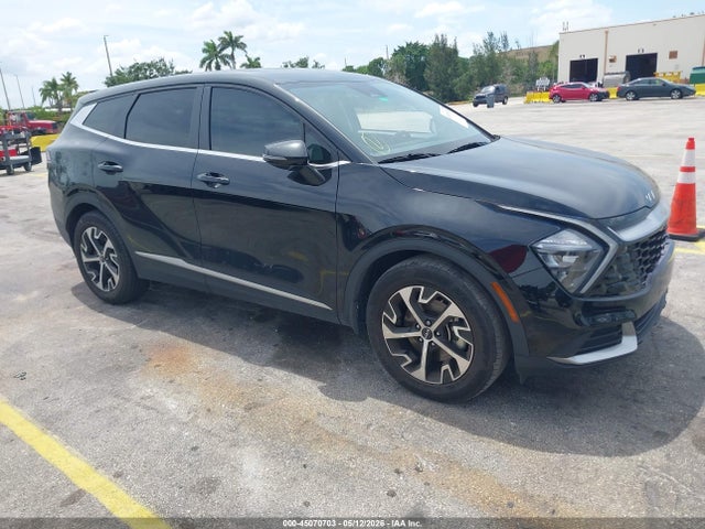 Salvage Kia Sportage Image