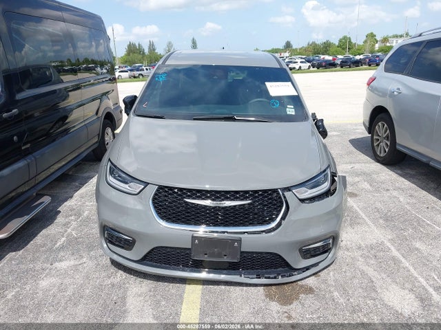 Chrysler Pacifica Select