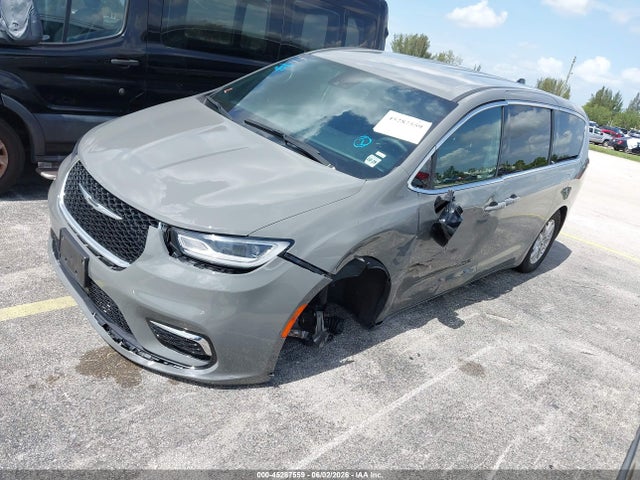 Chrysler Pacifica Select