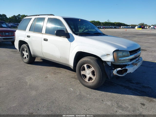 Salvage Chevrolet Trailblazer Image