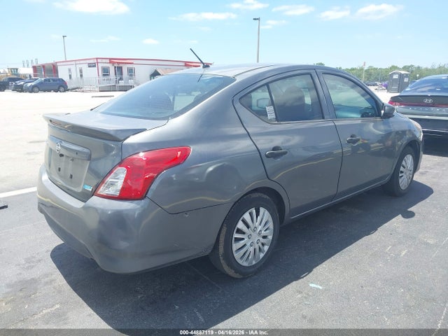 Nissan Versa 1.6 S+