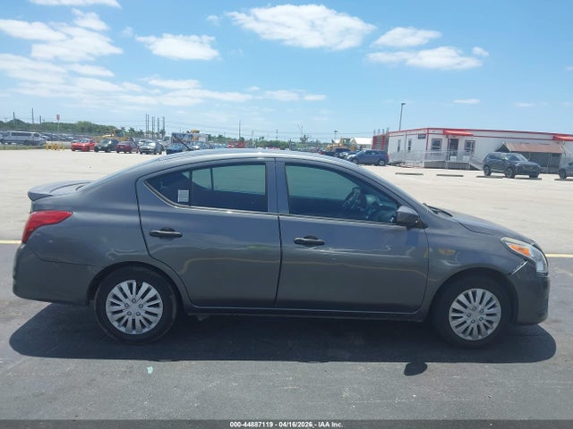 Nissan Versa 1.6 S+
