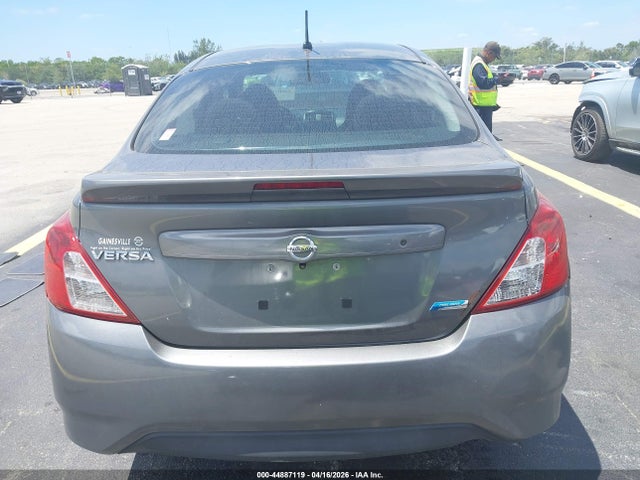 Nissan Versa 1.6 S+