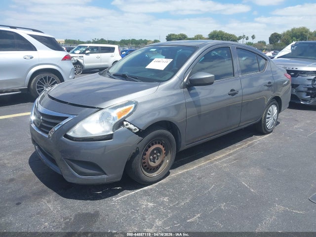 Nissan Versa 1.6 S+