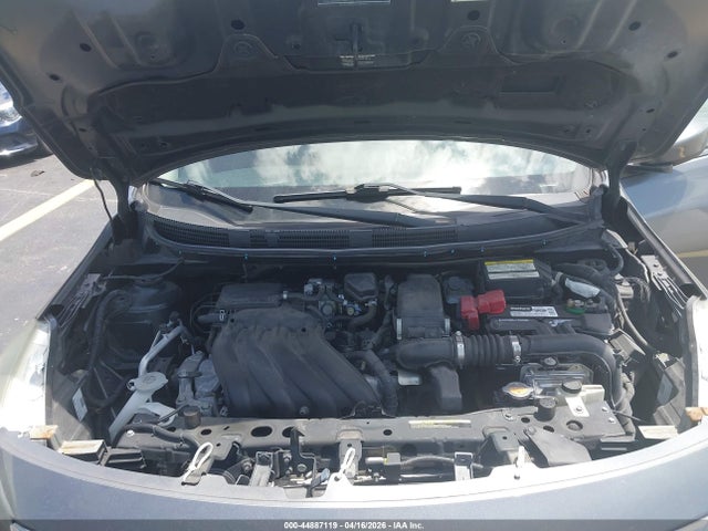 Nissan Versa 1.6 S+
