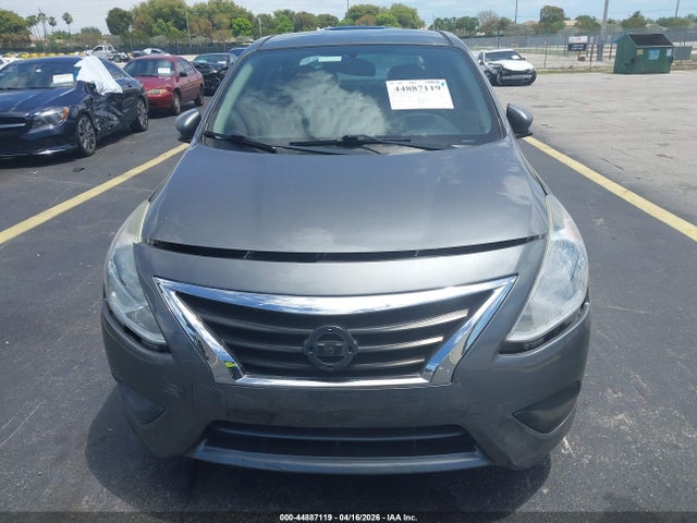 Nissan Versa 1.6 S+
