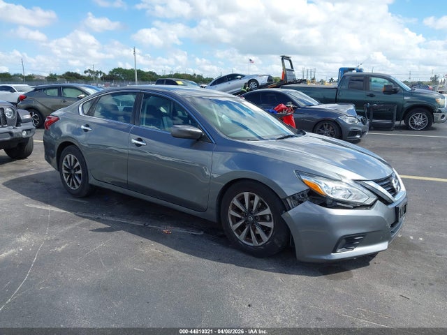Salvage Nissan Altima Image