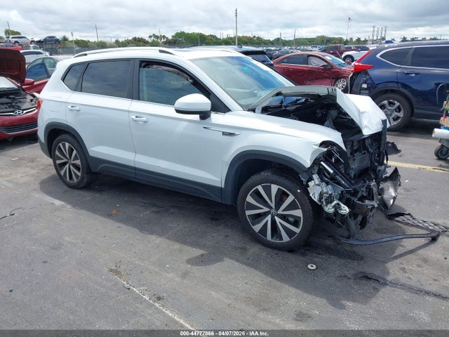 Salvage Volkswagen Taos Image