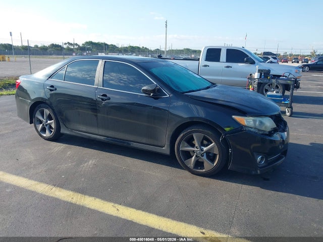 Salvage Toyota Camry Image