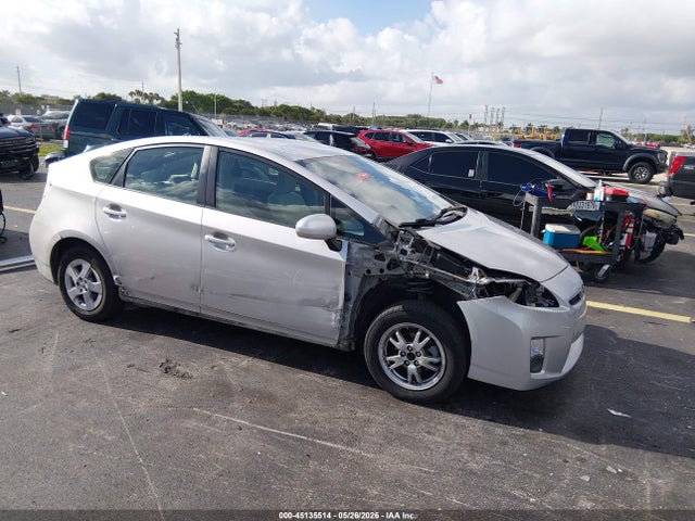 Salvage Toyota Prius Image