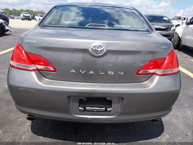 Toyota Avalon Xls
