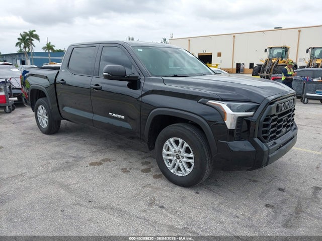 Salvage Toyota Tundra Image