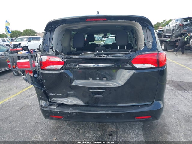 Chrysler Pacifica Touring