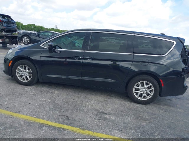 Chrysler Pacifica Touring