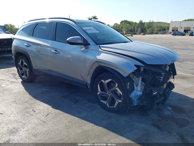Salvage Hyundai TUCSON Image
