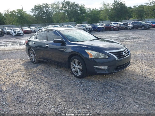 Salvage Nissan Altima Image