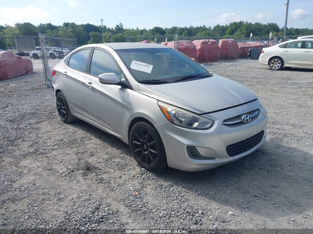 Salvage Hyundai ACCENT Image
