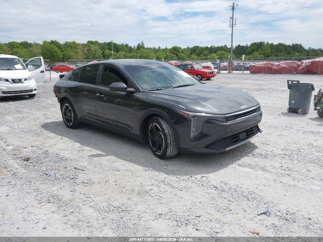 Salvage Kia K4 Image