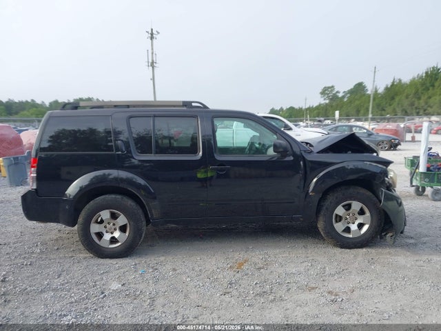 Nissan Pathfinder S