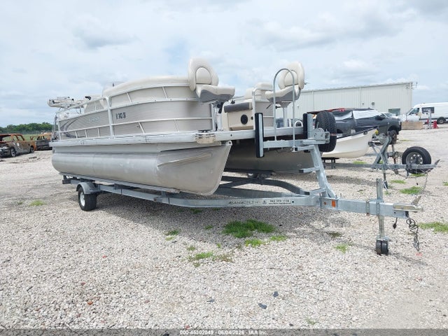 Salvage Godfrey 20 Pontoon Image